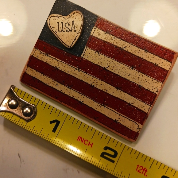 American Flag Wooden Pin - Picture 4 of 5